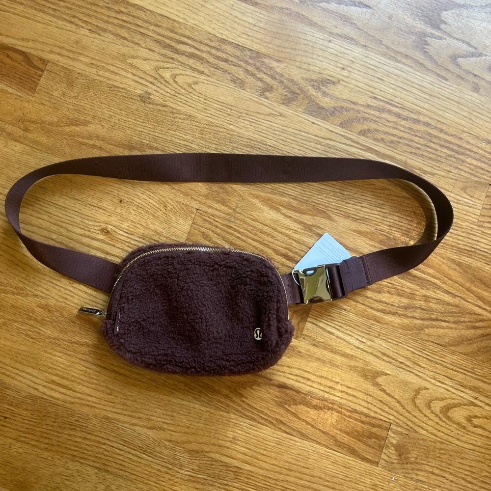 Lululemon Everywhere 1L Belt Bag Brown Fleece NWT
